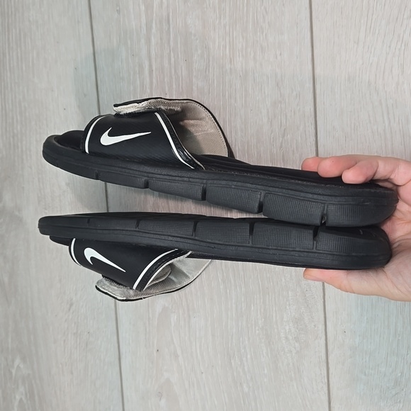 Nike Women's Comfort Footbed Black Slide Sandals Shoes Sz 7 - Picture 8 of 11